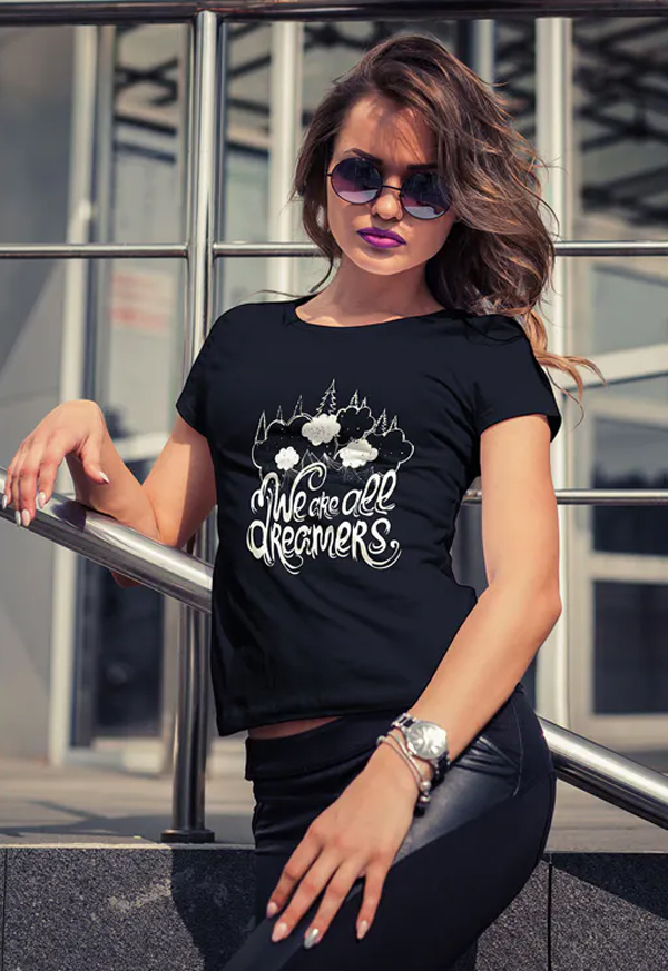 T-Shirt Mockup Fashion Girl
