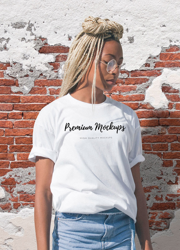 Free Female T-shirt Mockup Free Female T-shirt Mockup